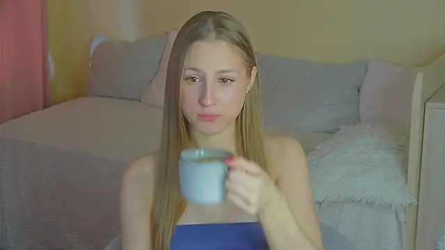 Snapshot of BritneyCruze chatting on 11/28/25, 09:09 BritneyCruze online show from 11/28/25, 09:09