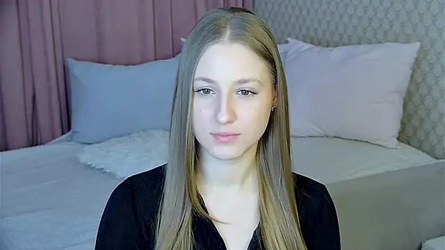 Snapshot of BritneyCruze chatting on 02/13/25, 08:48 BritneyCruze online show from 02/13/25, 08:48