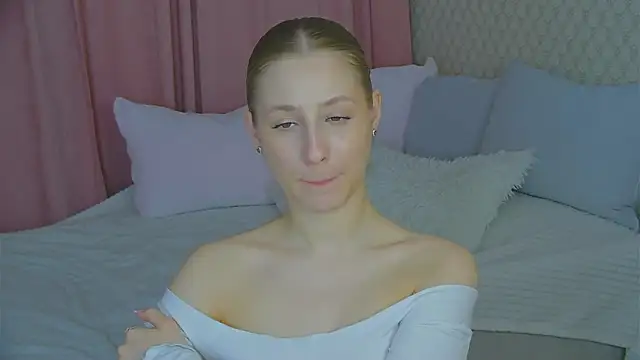Snapshot of BritneyCruze chatting on 03/21/25, 11:12 BritneyCruze online show from 03/21/25, 11:12