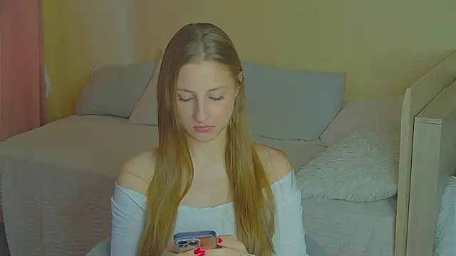 Snapshot of BritneyCruze chatting on 12/05/25, 09:19 BritneyCruze online show from 12/05/25, 09:19