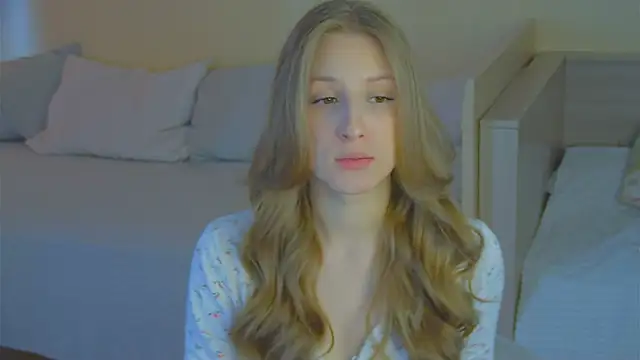 BritneyCruze online show from 04/10/26, 10:11