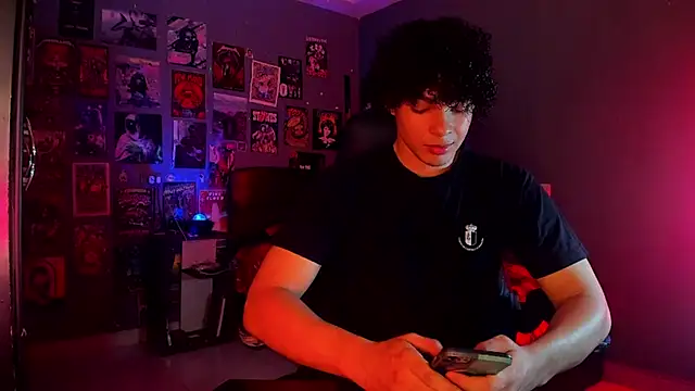 Snapshot of soy_ian_ chatting on 02/14/25, 01:45 soy ian online show from 02/14/25, 01:45