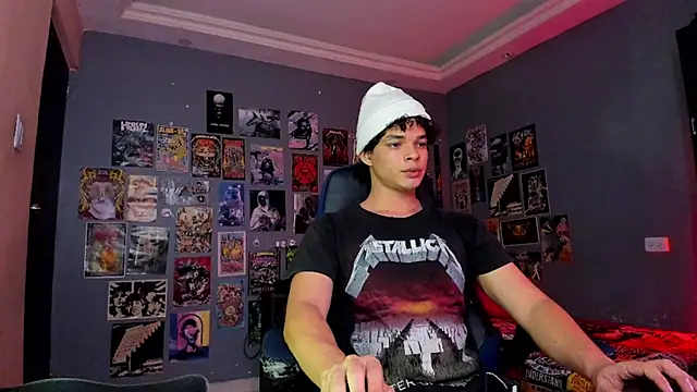 Snapshot of soy_ian_ chatting on 12/31/24, 06:59 soy ian online show from 12/31/24, 06:59