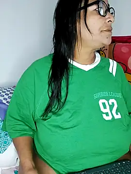 Snapshot of sexy_hot_carol chatting on 10/17/25, 02:41 sexy hot carol online show from 10/17/25, 02:41