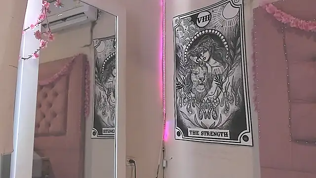 Snapshot of kenayfox chatting on 02/23/25, 01:53 kenayfox online show from 02/23/25, 01:53