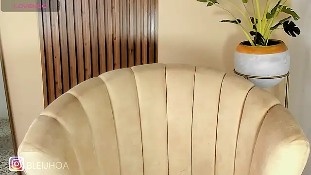 Snapshot of kenayfox chatting on 03/21/25, 05:21 kenayfox online show from 03/21/25, 05:21