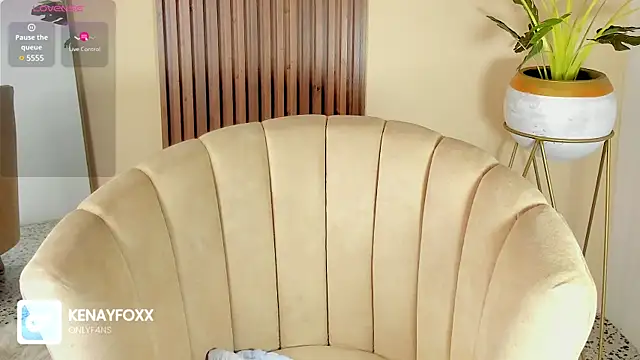 Snapshot of kenayfox chatting on 01/31/25, 05:53 kenayfox online show from 01/31/25, 05:53