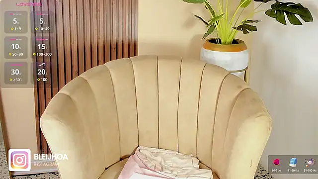 Snapshot of kenayfox chatting on 02/08/25, 08:52 kenayfox online show from 02/08/25, 08:52