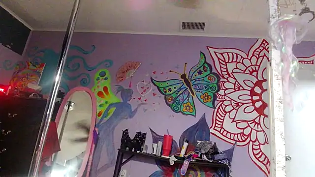 Snapshot of heartz999rene chatting on 10/11/25, 12:11 heartz999rene online show from 10/11/25, 12:11