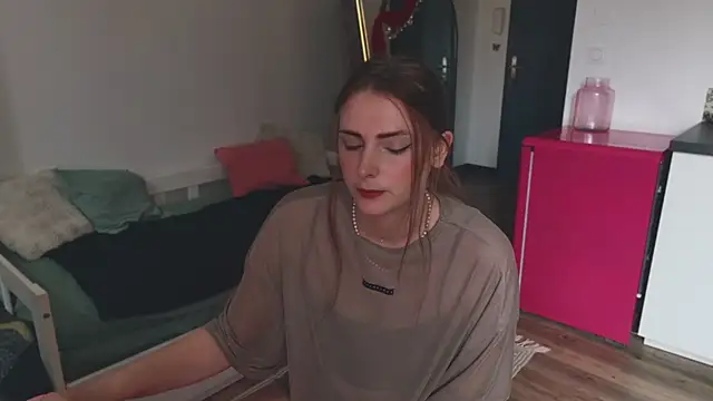 Snapshot of ce_leste__ chatting on 10/21/25, 11:20 ce leste online show from 10/21/25, 11:20