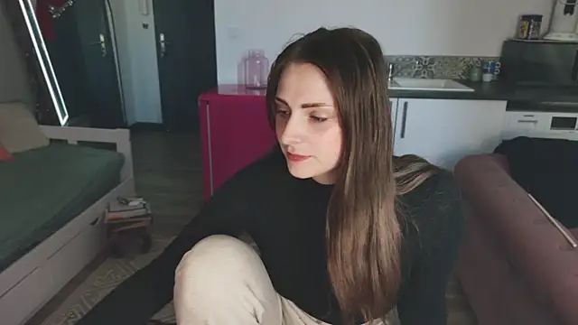 Snapshot of ce_leste__ chatting on 10/02/25, 03:15 ce leste online show from 10/02/25, 03:15