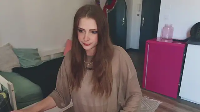 Snapshot of ce_leste__ chatting on 10/17/25, 01:35 ce leste online show from 10/17/25, 01:35