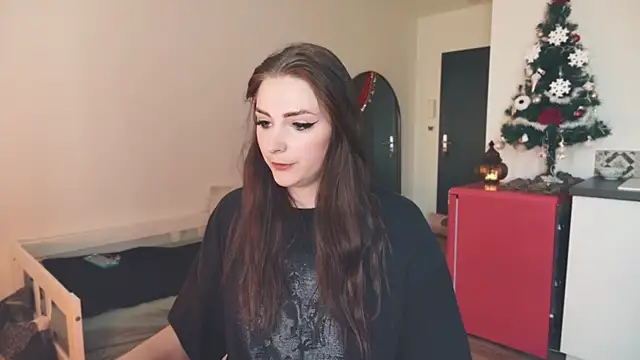 Snapshot of ce_leste__ chatting on 12/14/25, 04:01 ce leste online show from 12/14/25, 04:01