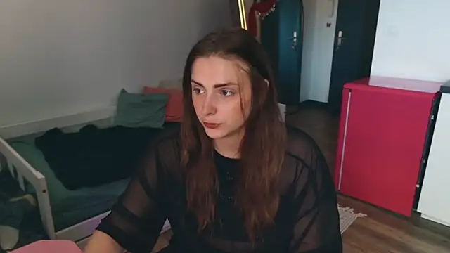 Snapshot of ce_leste__ chatting on 10/27/25, 01:56 ce leste online show from 10/27/25, 01:56