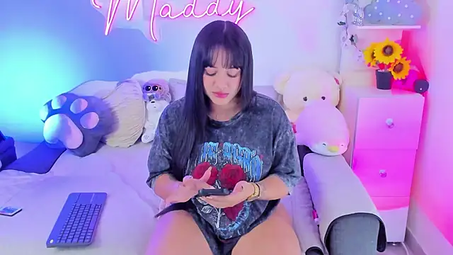 MaddyParisi online show from 03/11/25, 05:13