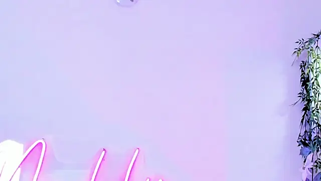 MaddyParisi online show from 03/21/25, 04:39