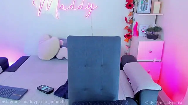 MaddyParisi online show from 05/20/26, 04:48