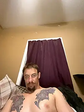 Snapshot of Highfrog1 chatting on 05/18/26, 07:02 Highfrog1 online show from 05/18/26, 07:02