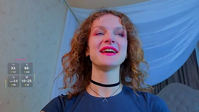 Snapshot of Soo_dreamy chatting on 10/10/25, 01:28 Soo dreamy online show from 10/10/25, 01:28