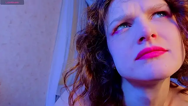 Snapshot of Soo_dreamy chatting on 10/13/25, 02:13 Soo dreamy online show from 10/13/25, 02:13