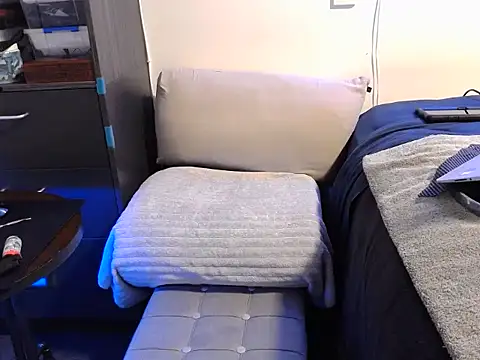 ChunkyMonkey007 online show from 09/15/25, 11:21