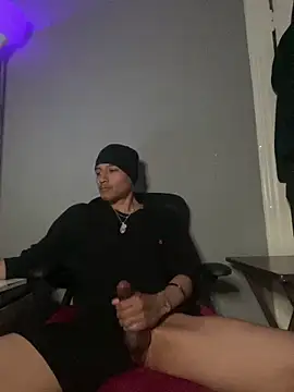 plutomf online show from 04/30/26, 08:57