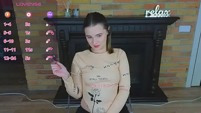 Snapshot of Ellie_Sunset chatting on 02/11/26, 03:23 Ellie Sunset online show from 02/11/26, 03:23