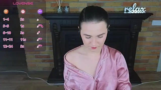 Snapshot of Ellie_Sunset chatting on 02/15/26, 03:00 Ellie Sunset online show from 02/15/26, 03:00