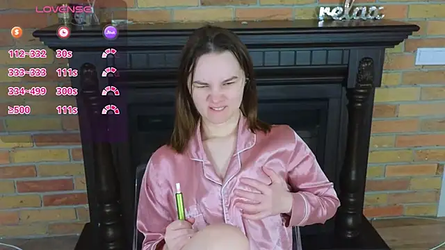 Snapshot of Ellie_Sunset chatting on 04/28/26, 08:30 Ellie Sunset online show from 04/28/26, 08:30