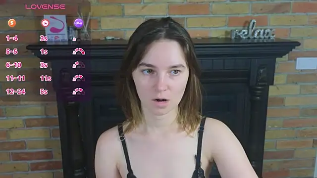 Snapshot of Ellie_Sunset chatting on 06/16/26, 07:41 Ellie Sunset online show from 06/16/26, 07:41