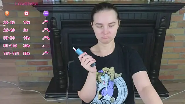 Snapshot of Ellie_Sunset chatting on 06/17/26, 07:41 Ellie Sunset online show from 06/17/26, 07:41