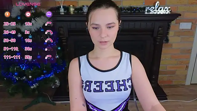 Snapshot of Ellie_Sunset chatting on 01/12/26, 02:13 Ellie Sunset online show from 01/12/26, 02:13