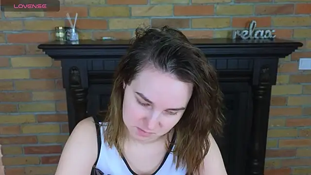 Ellie Sunset online show from 04/15/26, 07:47