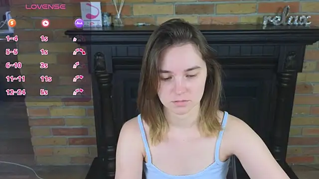 Snapshot of Ellie_Sunset chatting on 06/19/26, 09:15 Ellie Sunset online show from 06/19/26, 09:15