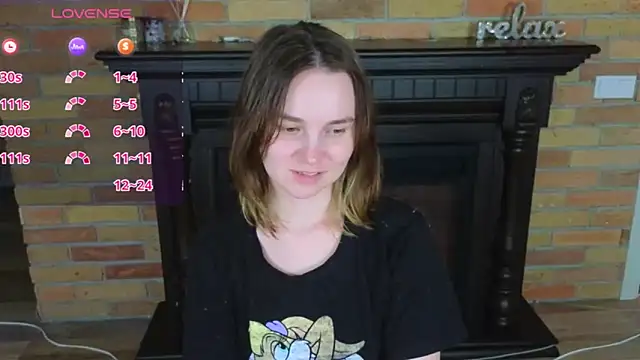 Snapshot of Ellie_Sunset chatting on 05/17/26, 08:20 Ellie Sunset online show from 05/17/26, 08:20