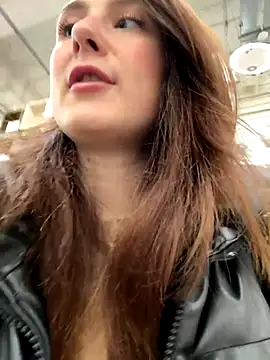 Snapshot of Dina_Tease chatting on 11/09/25, 01:15 Dina Tease online show from 11/09/25, 01:15