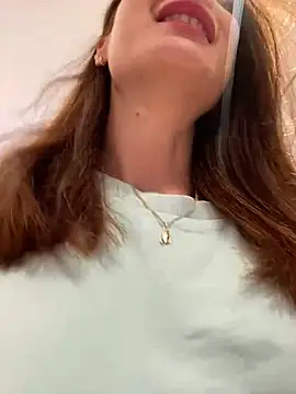 Snapshot of Dina_Tease chatting on 12/20/24, 09:11 Dina Tease online show from 12/20/24, 09:11