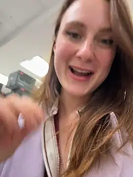 Snapshot of Dina_Tease chatting on 10/19/25, 12:41 Dina Tease online show from 10/19/25, 12:41