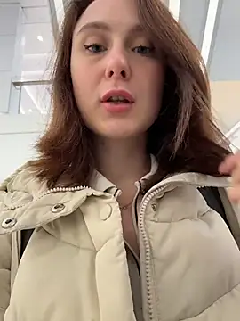 Snapshot of Dina_Tease chatting on 12/17/25, 12:43 Dina Tease online show from 12/17/25, 12:43