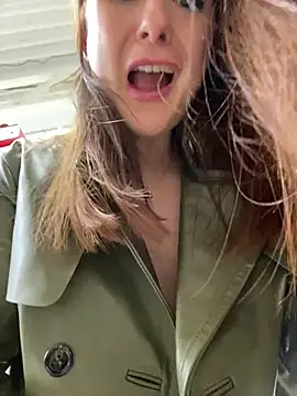 Snapshot of Dina_Tease chatting on 02/17/25, 12:16 Dina Tease online show from 02/17/25, 12:16