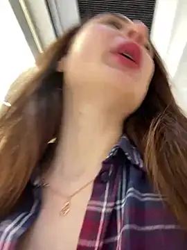 Snapshot of Dina_Tease chatting on 03/10/25, 12:17 Dina Tease online show from 03/10/25, 12:17