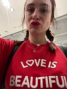 Snapshot of Dina_Tease chatting on 02/20/25, 08:06 Dina Tease online show from 02/20/25, 08:06