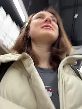 Snapshot of Dina_Tease chatting on 12/15/25, 12:44 Dina Tease online show from 12/15/25, 12:44