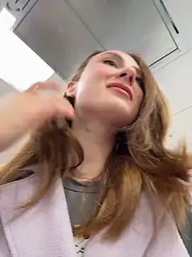 Snapshot of Dina_Tease chatting on 10/14/25, 01:23 Dina Tease online show from 10/14/25, 01:23