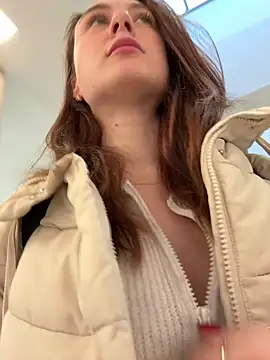 Snapshot of Dina_Tease chatting on 11/21/25, 12:15 Dina Tease online show from 11/21/25, 12:15