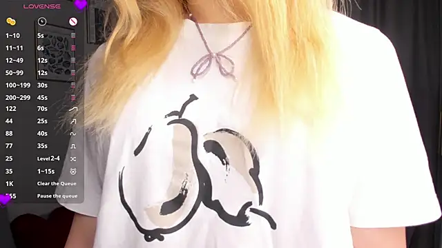 OdetteHarwick online show from 11/15/25, 05:44