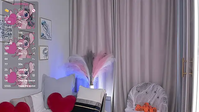 OdetteHarwick online show from 11/01/25, 08:08