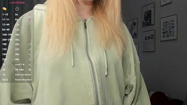 OdetteHarwick online show from 11/21/25, 06:01