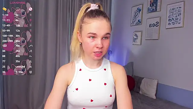 OdetteHarwick online show from 12/03/25, 09:42