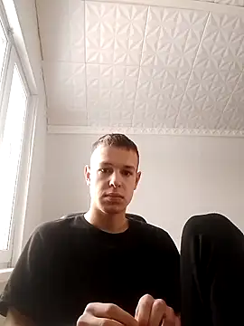 pretty roman online show from 02/11/25, 10:36